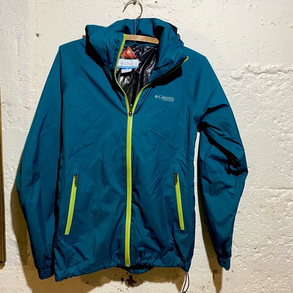 Columbia Jackets & Blazers - Columbia Women’s waterproof jacket size Small